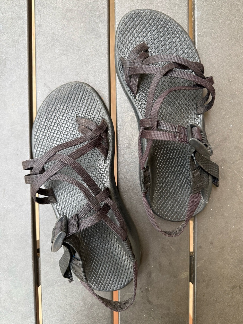 Black double strap chacos women’s 9